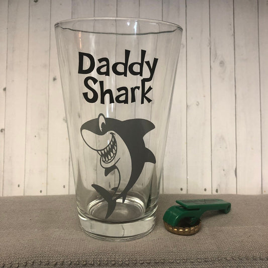 Daddy shark glass, Daddy shark fathers day gift, christmas gift for dad, fathers day glass, yoda best dad glass, star wars holiday gift